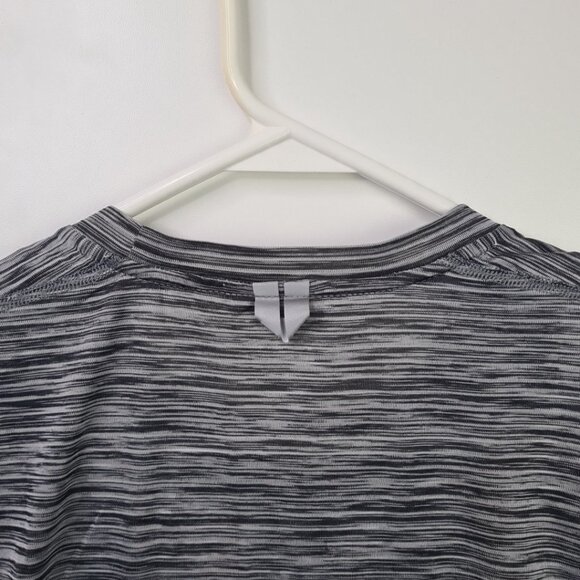 Asics Men’s Performance T-Shirt Gray Stripe Orange Panel Athletic Top Size L - Picture 5 of 7